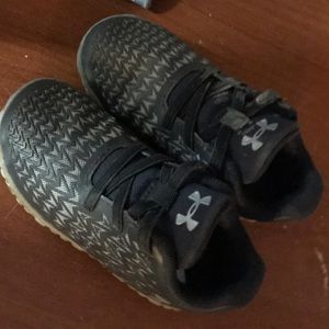 Toddler boy under armor shoes size 7c